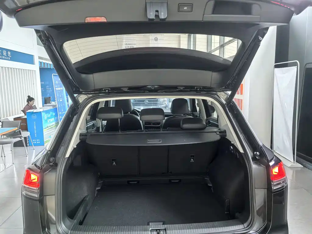 VOLKSWAGEN TAYRON 2023