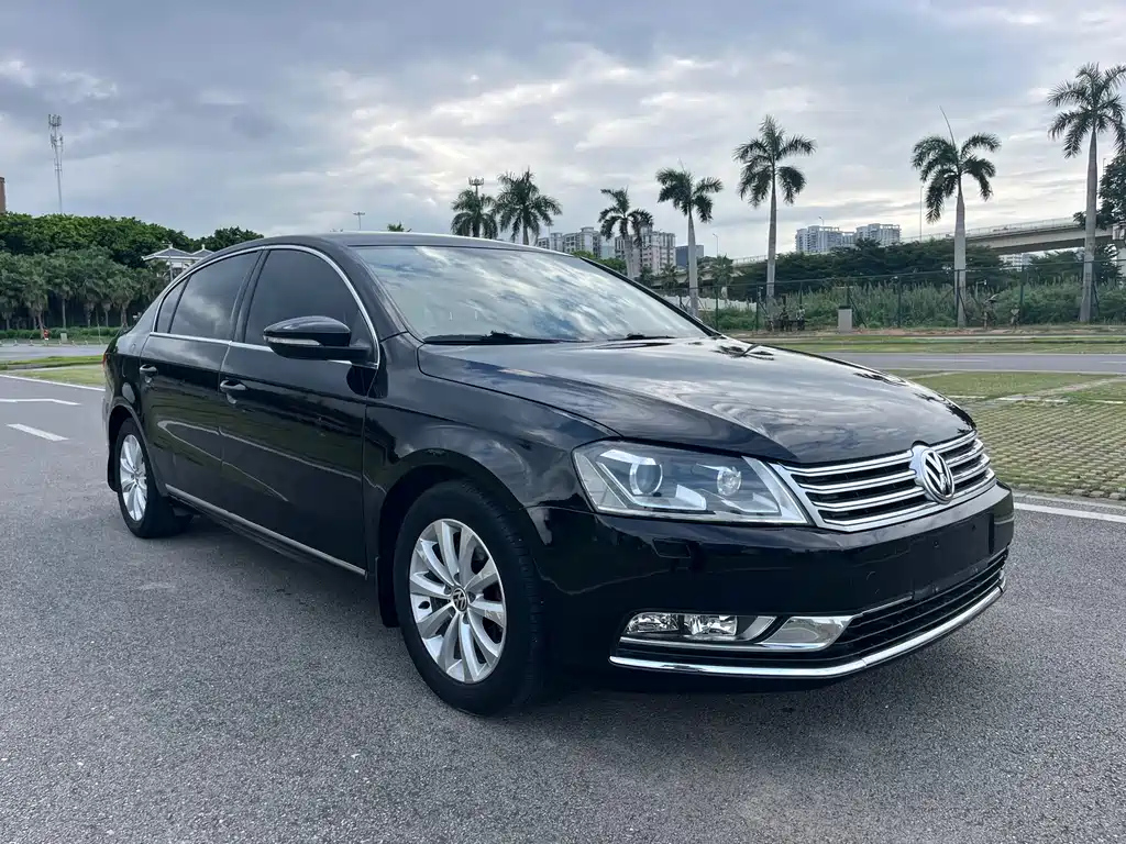 VOLKSWAGEN MAGOTAN 2015