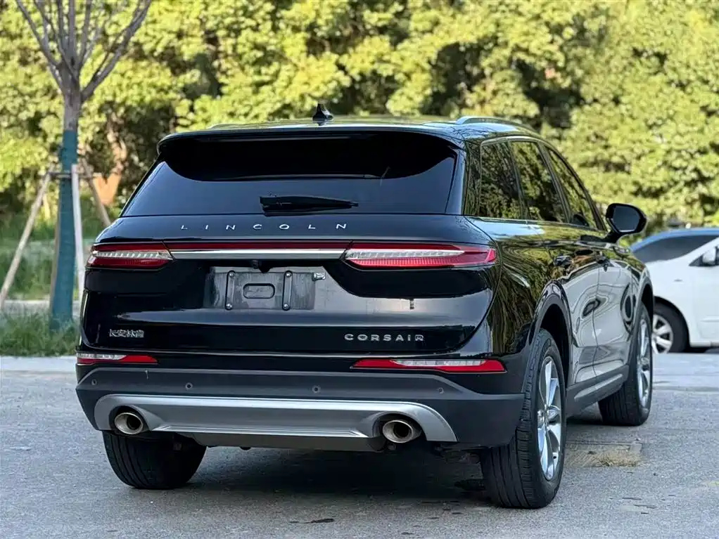 LINCOLN ADVENTURER 2021