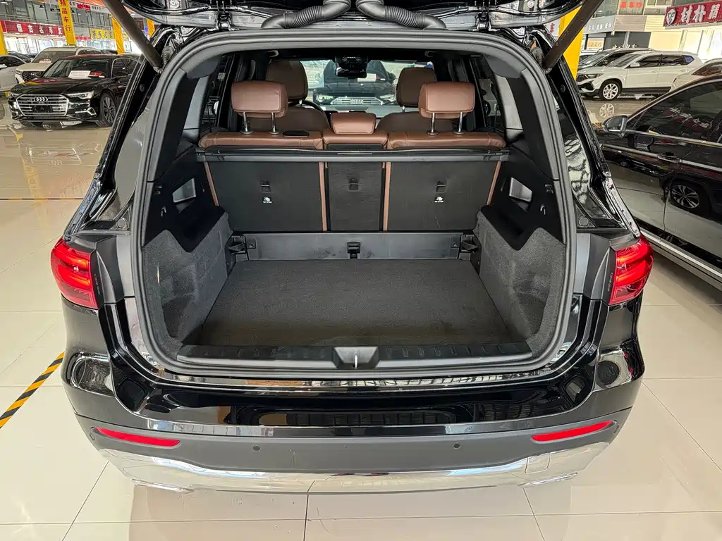 MERCEDES BENZ GLB 2023