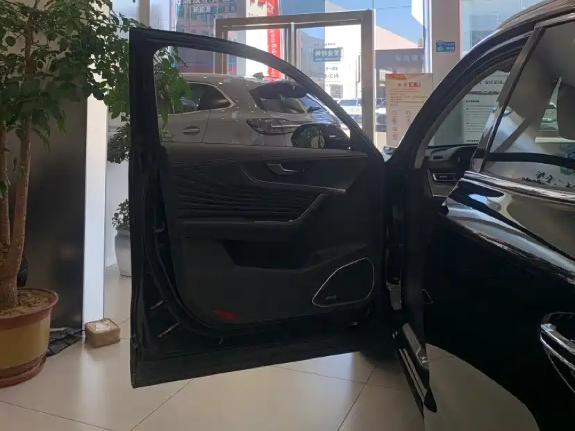 HONGQI HS5 2023