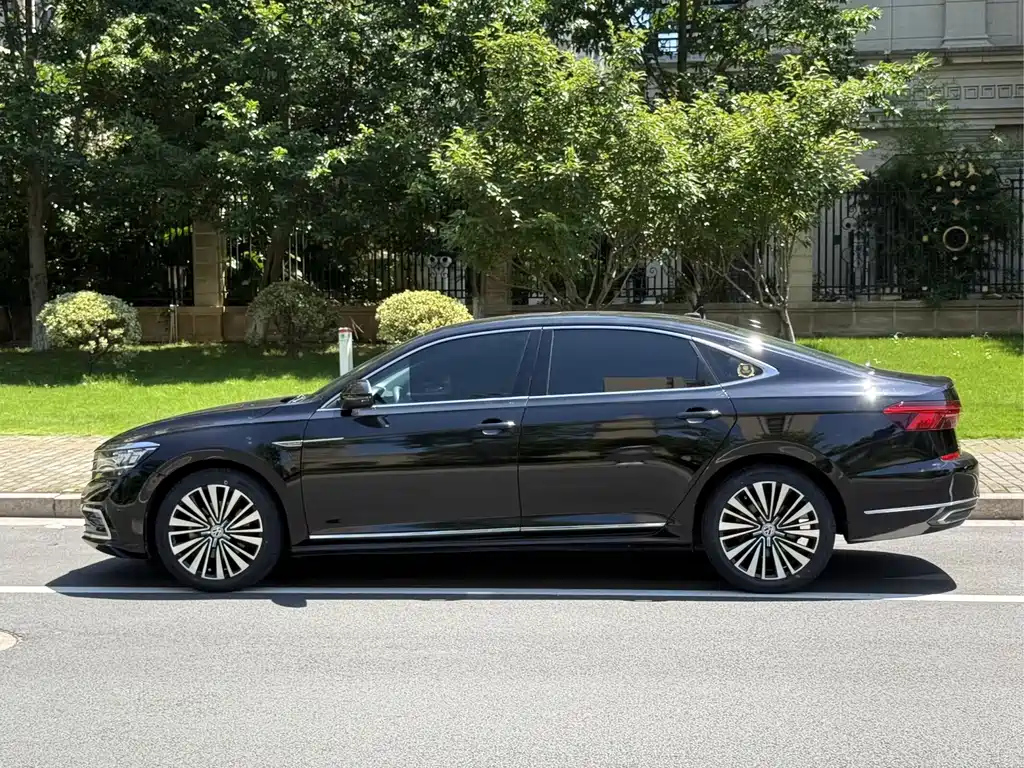 VOLKSWAGEN PASSAT 2021