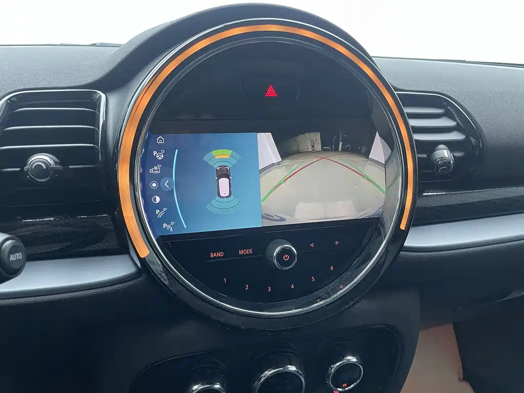 MINI CLUBMAN 2021