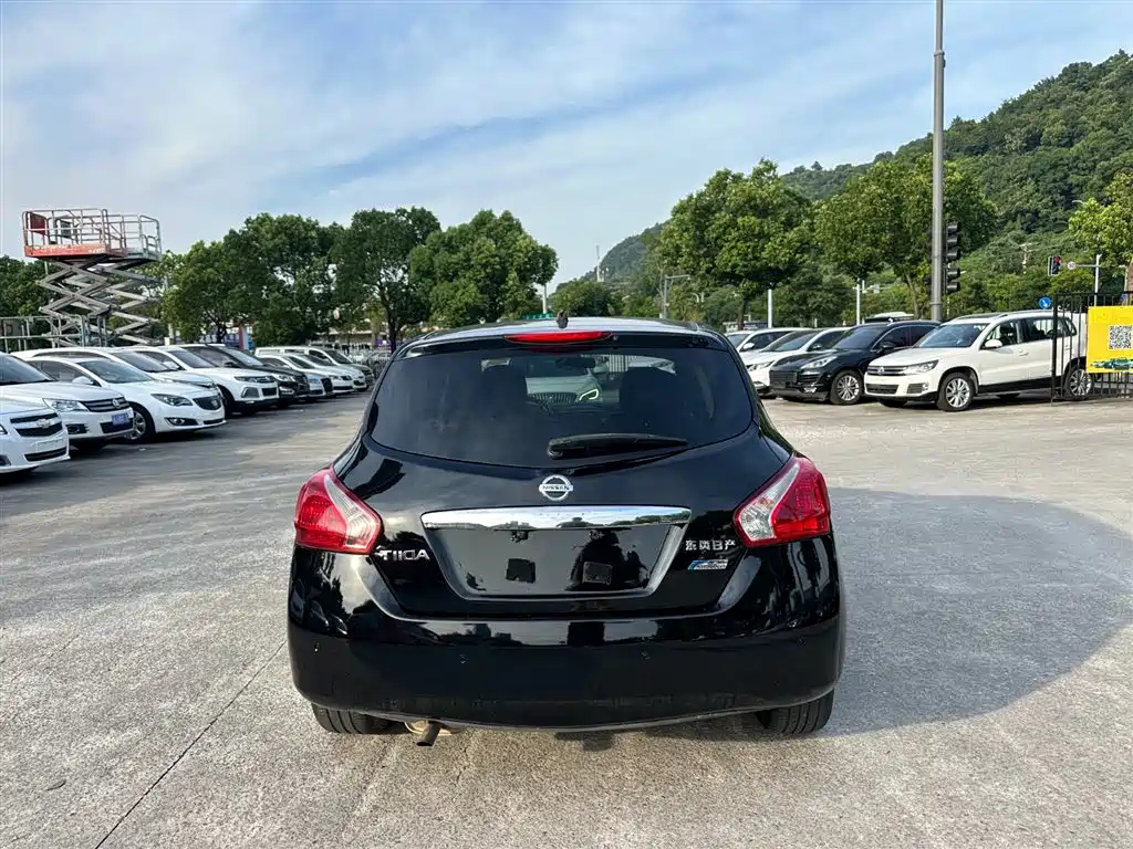 NISSAN TIIDA TIIDA 2014