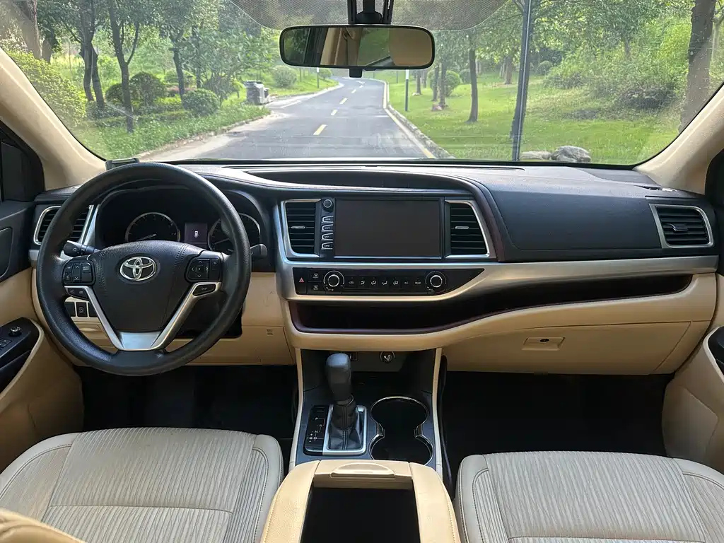TOYOTA HIGHLANDER 2015