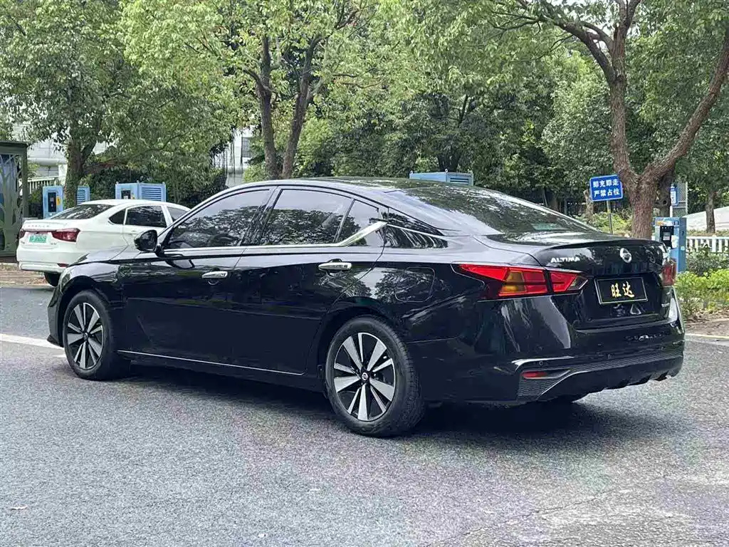 NISSAN TEANA 2022