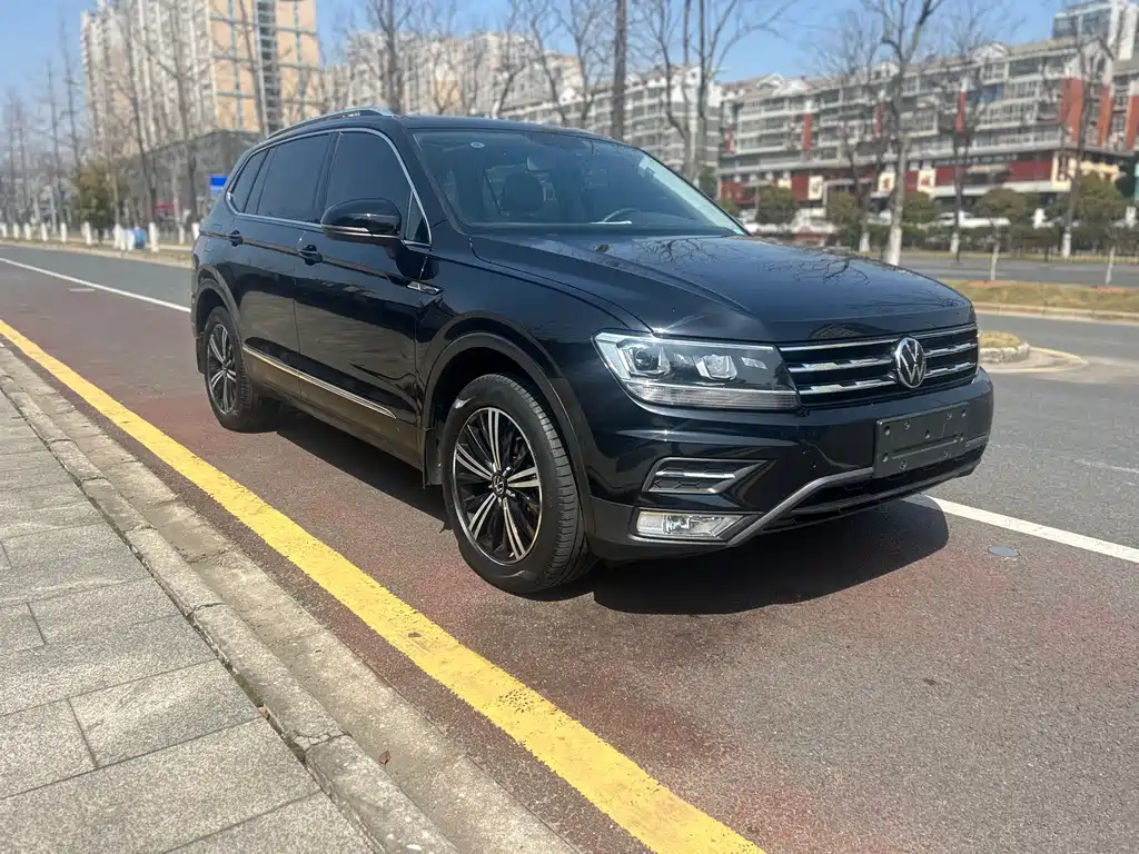 VOLKSWAGEN TIGUAN L 2021