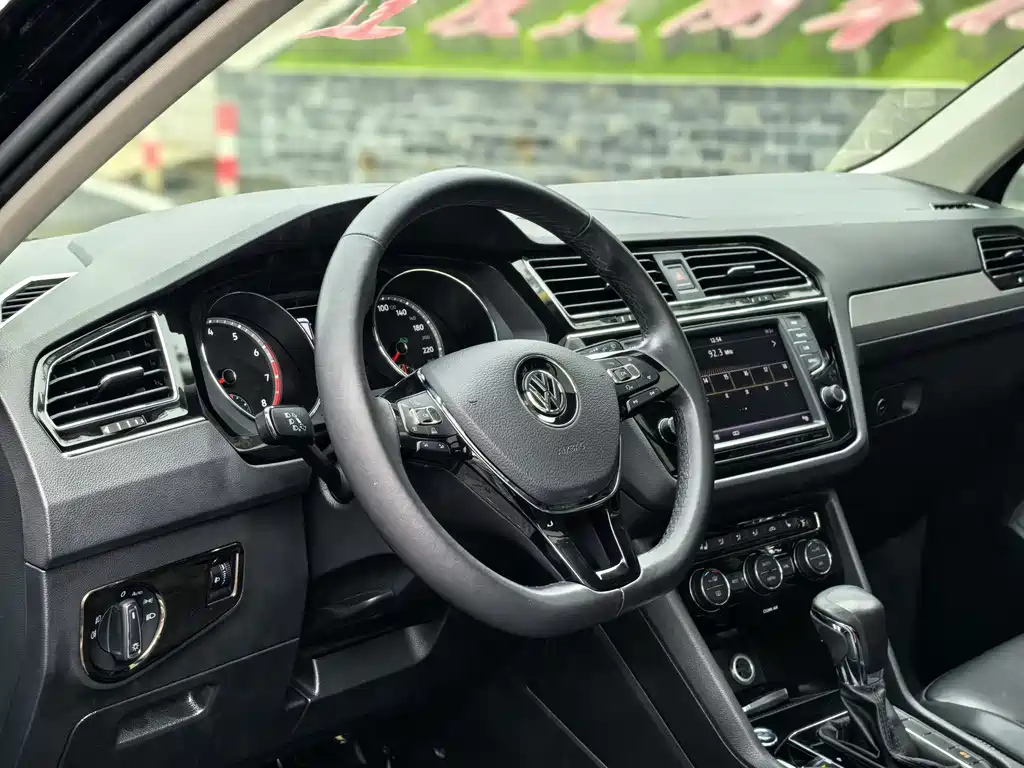 VOLKSWAGEN TIGUAN L 2018