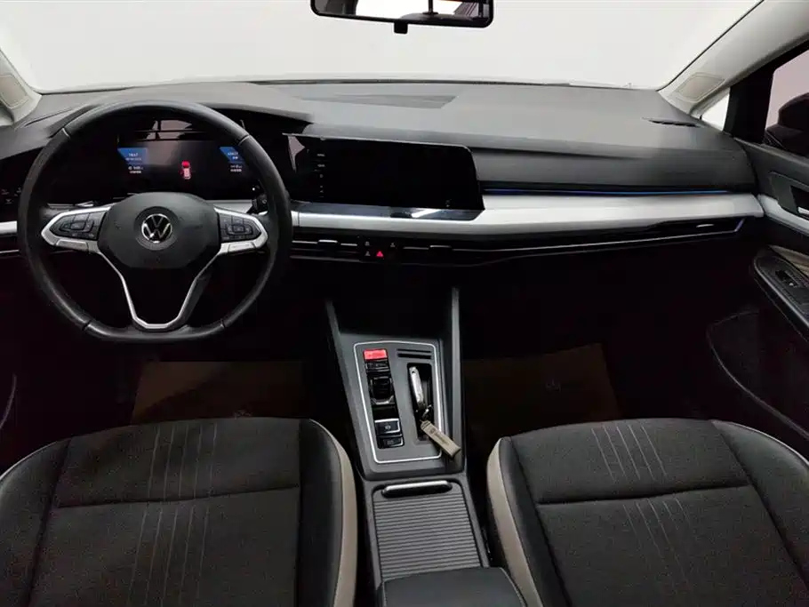 VOLKSWAGEN GOLF 2021