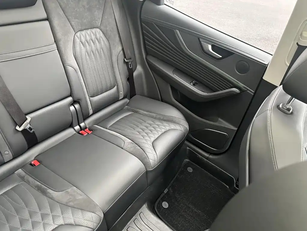 HONGQI HS5 2023