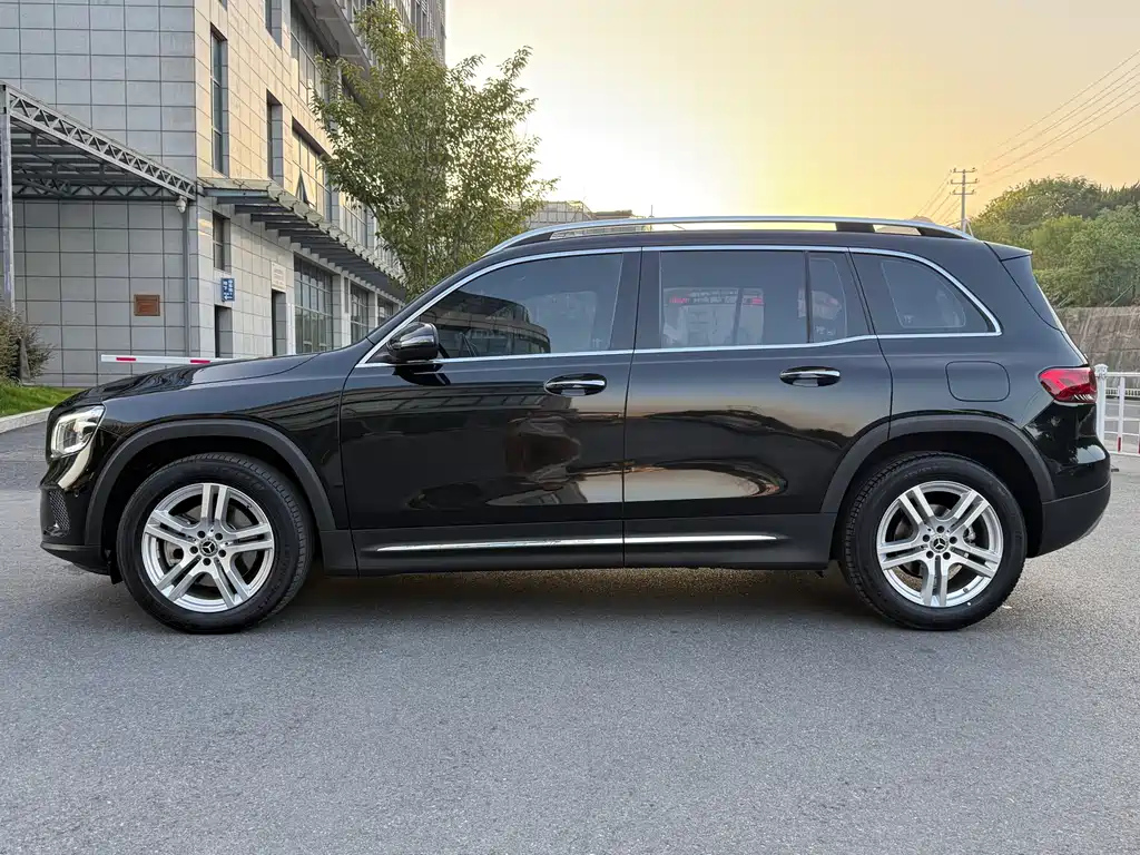 MERCEDES BENZ GLB 2022