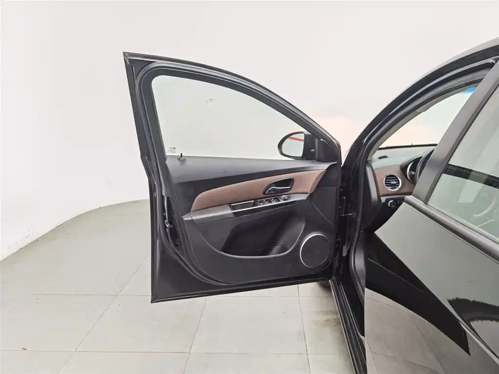 CHEVROLET CRUZE 2017