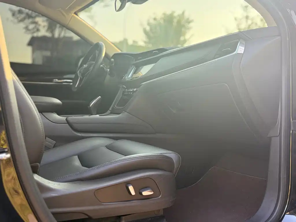 CADILLAC XT5 2018