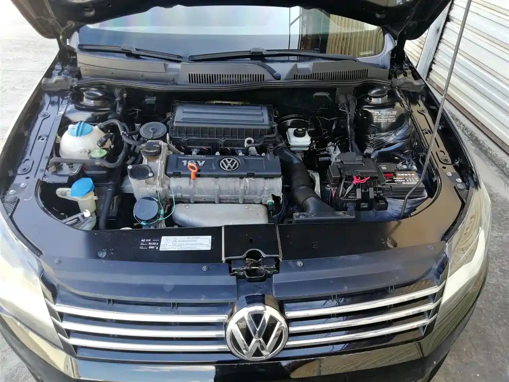 VOLKSWAGEN BORA 2014