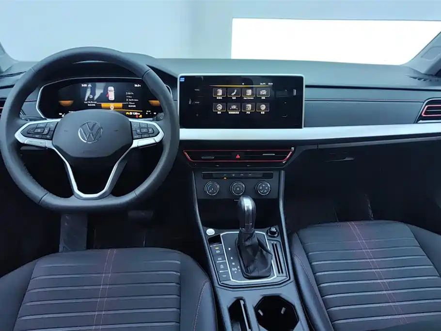 VOLKSWAGEN LAVIDA 2024