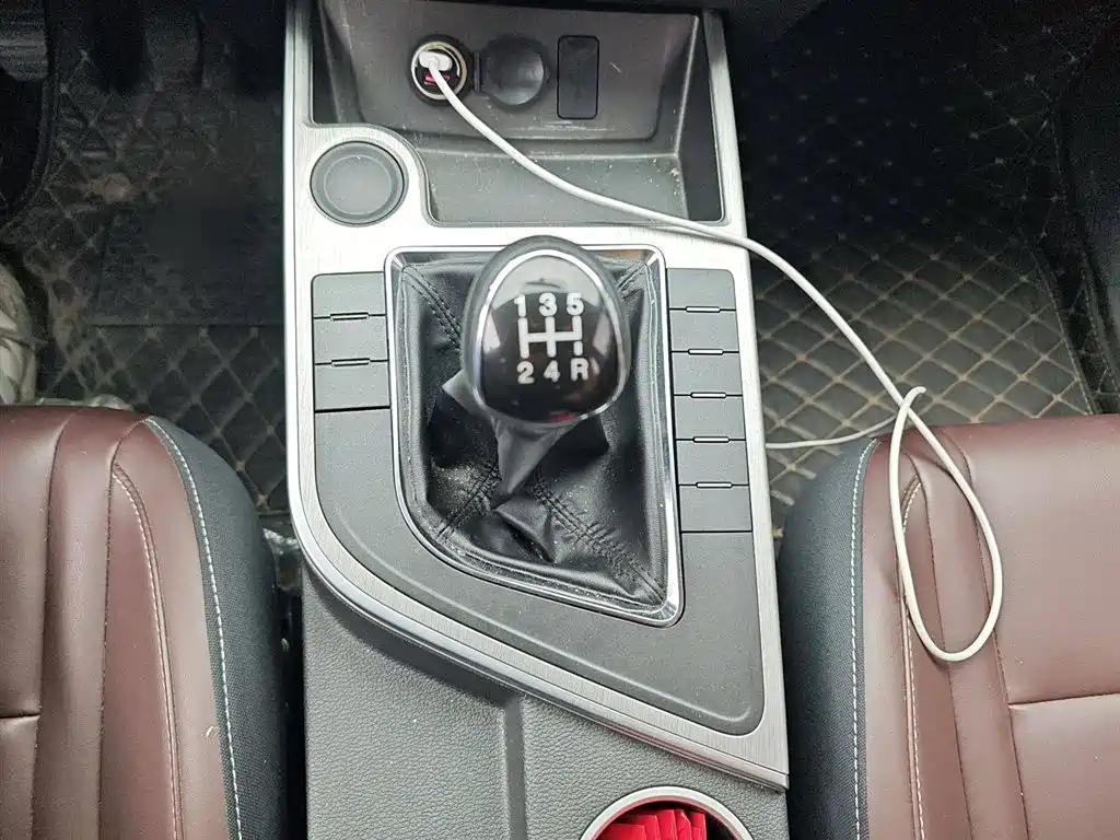 DONGFENG FORTHING T5 2022