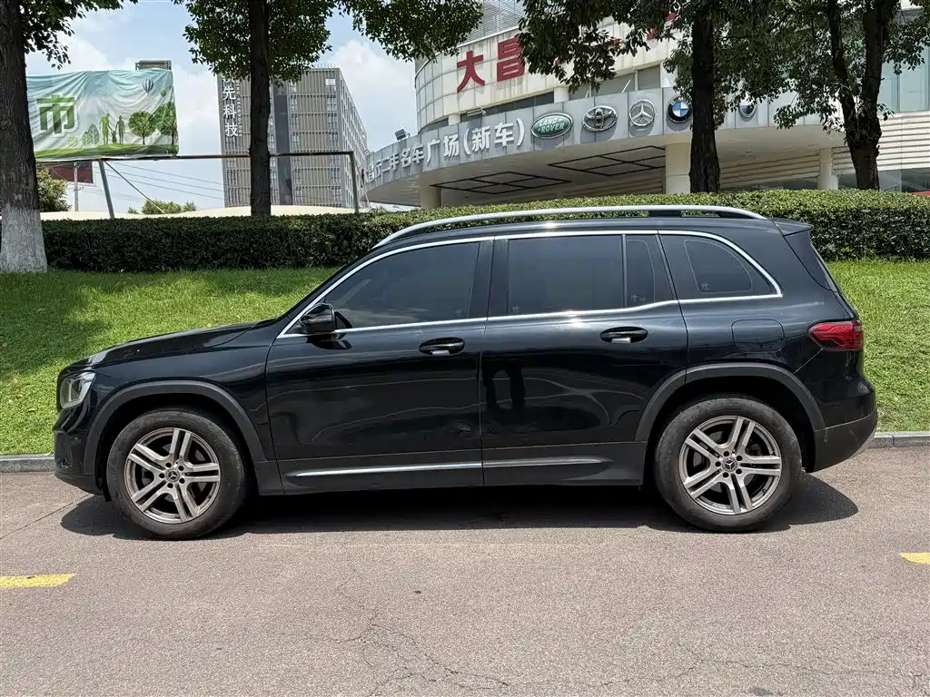 MERCEDES BENZ GLB 2021