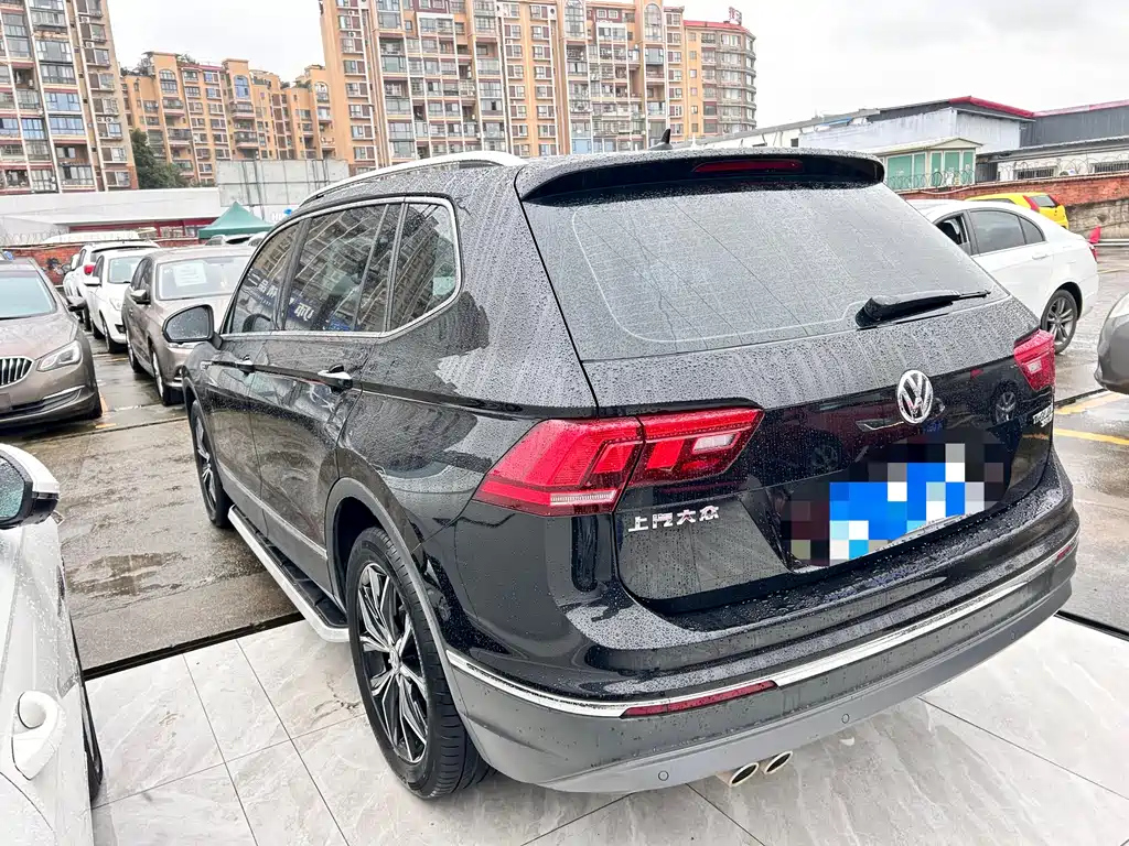 VOLKSWAGEN TIGUAN L 2020
