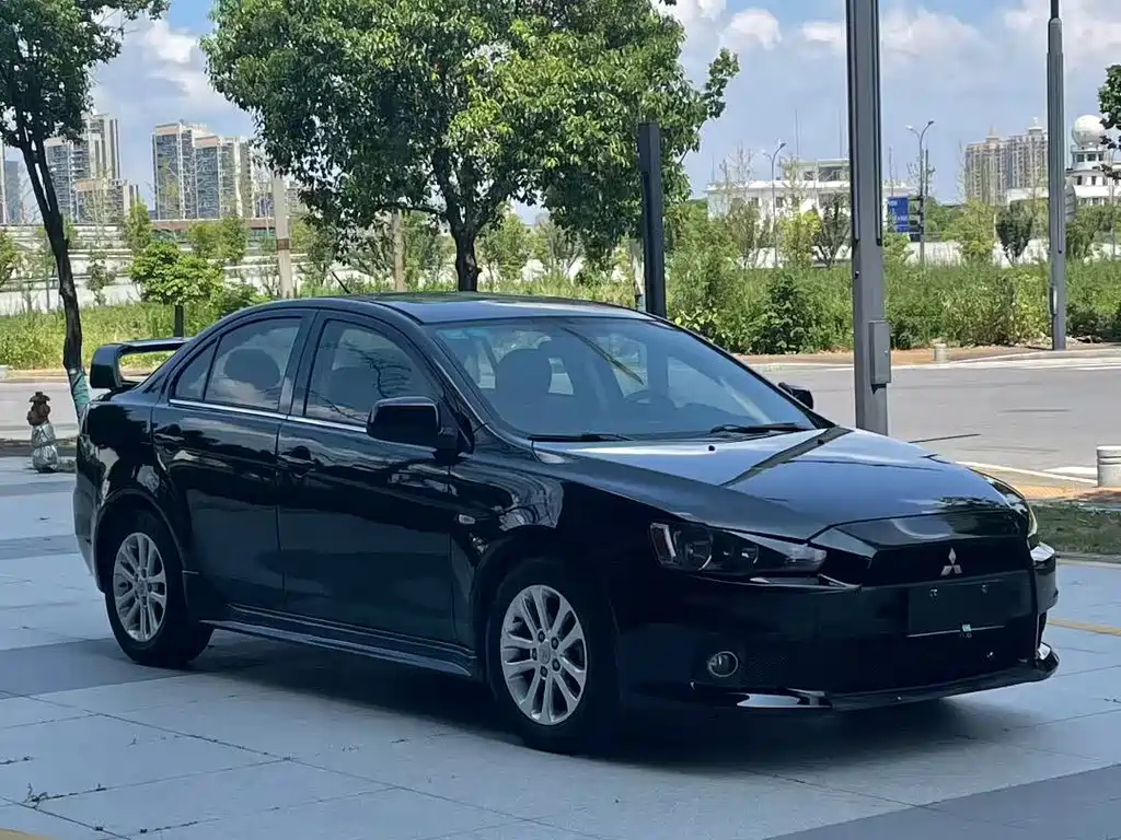 MITSUBISHI LANCER EX 2012