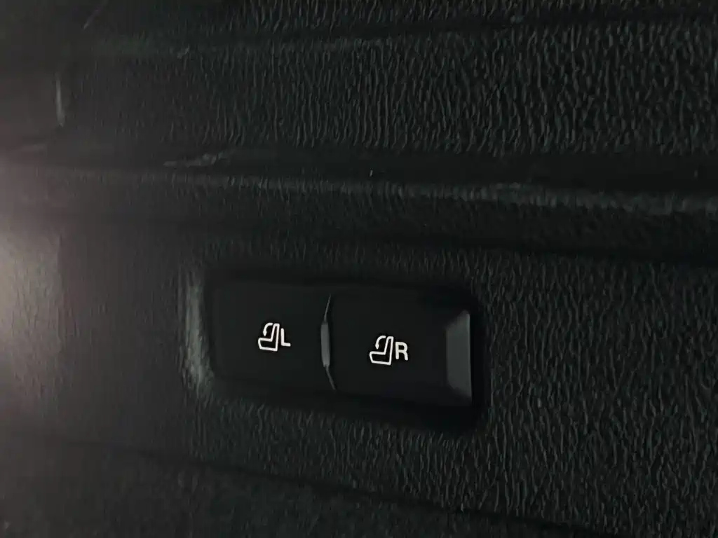 LINCOLN ADVENTURER 2021