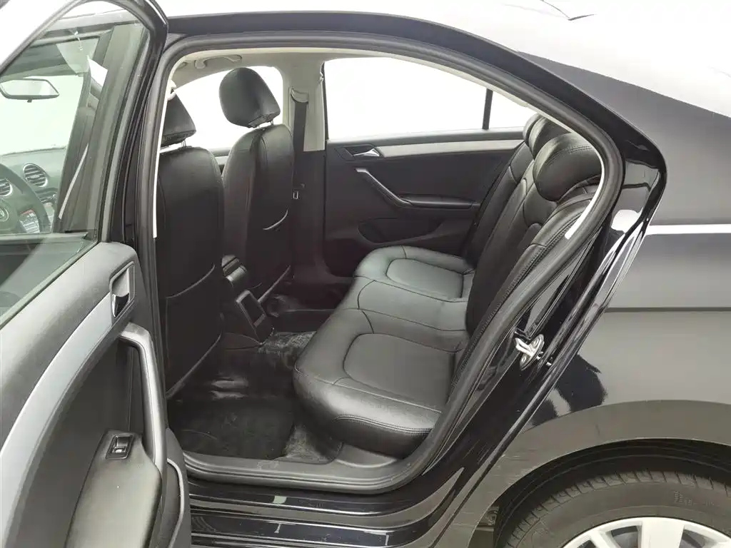 VOLKSWAGEN JETTA 2016