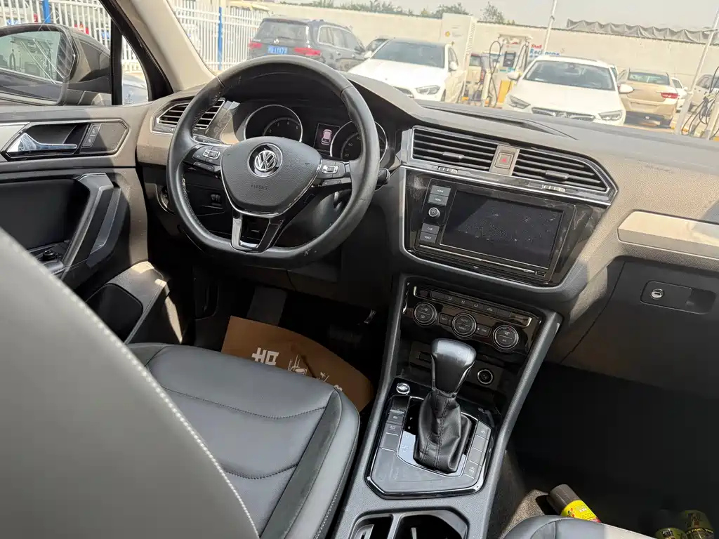 VOLKSWAGEN TIGUAN L 2020