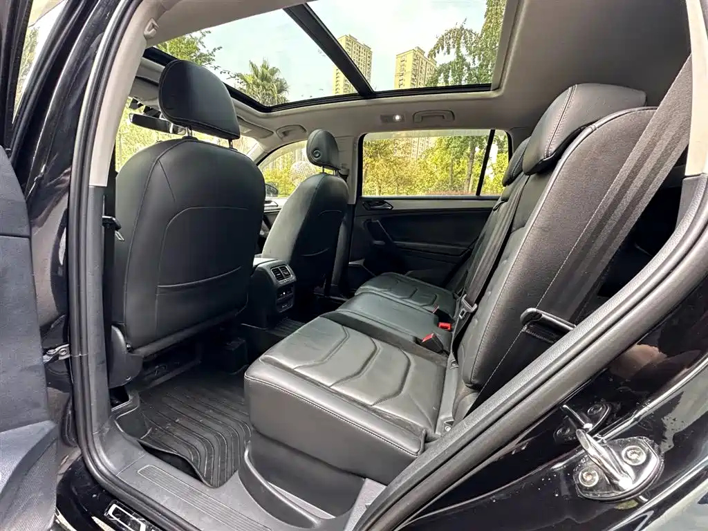 VOLKSWAGEN TIGUAN L 2017