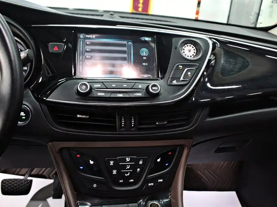 BUICK ENVISION 2018