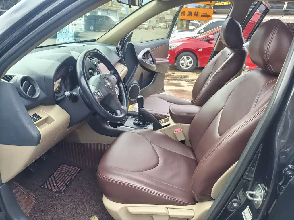 TOYOTA RAV4 RONGFANG 2013