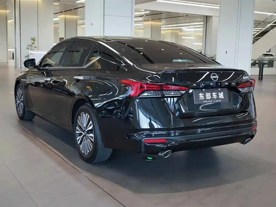 NISSAN TEANA 2024