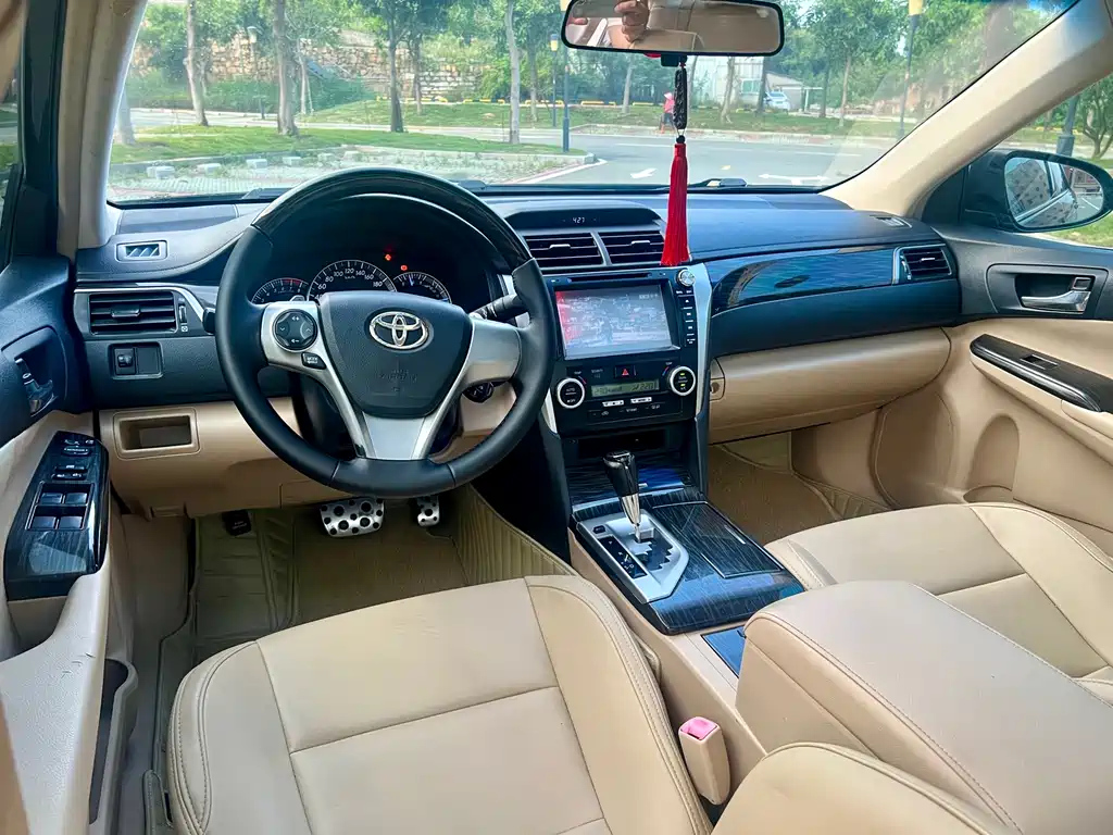 TOYOTA CAMRY 2012