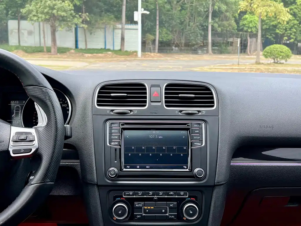 VOLKSWAGEN GOLF GTI 2011