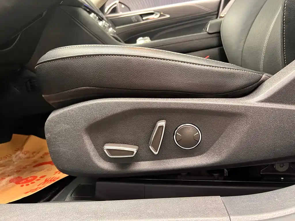 FORD TAURUS 2018