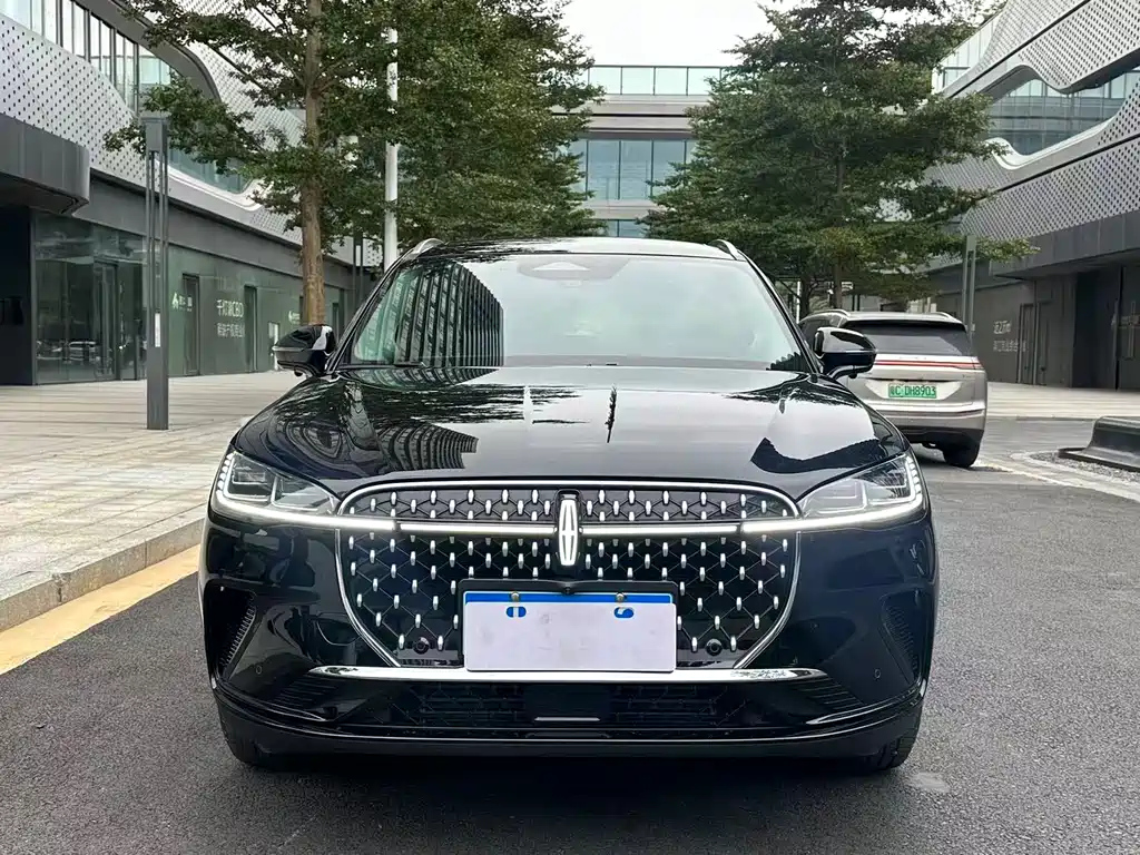LINCOLN ADVENTURER 2023