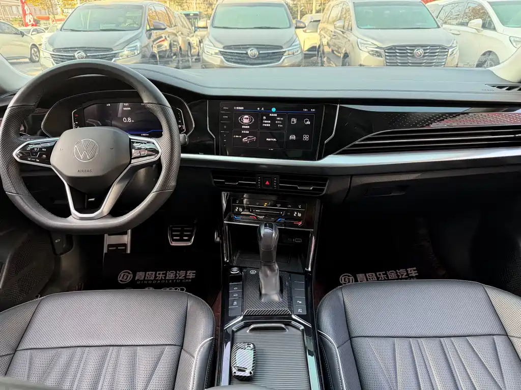 VOLKSWAGEN PASSAT 2023