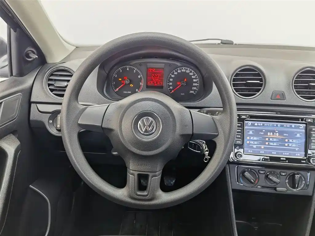 VOLKSWAGEN JETTA 2015