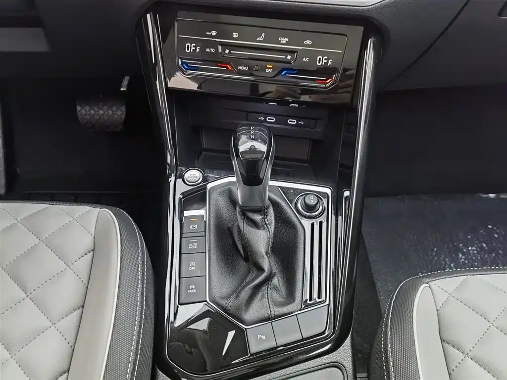 VOLKSWAGEN TAYRON 2024