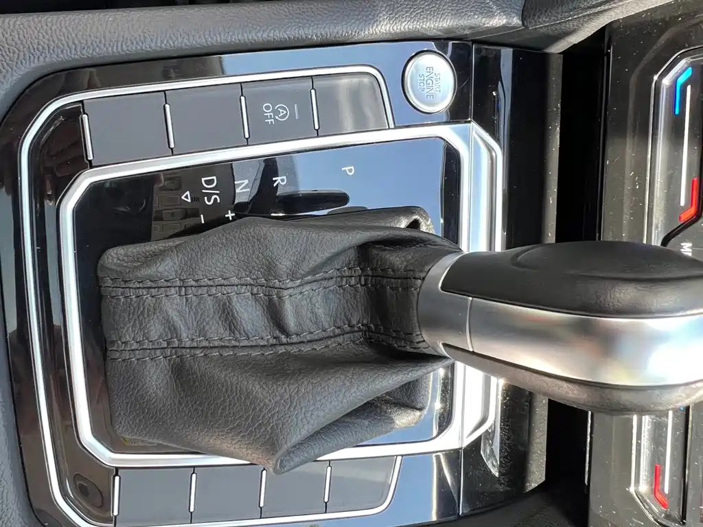 VOLKSWAGEN MAGOTAN 2023