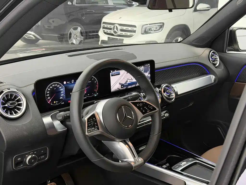 MERCEDES BENZ GLB 2025