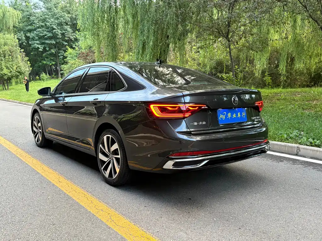 VOLKSWAGEN SAGITAR 2023
