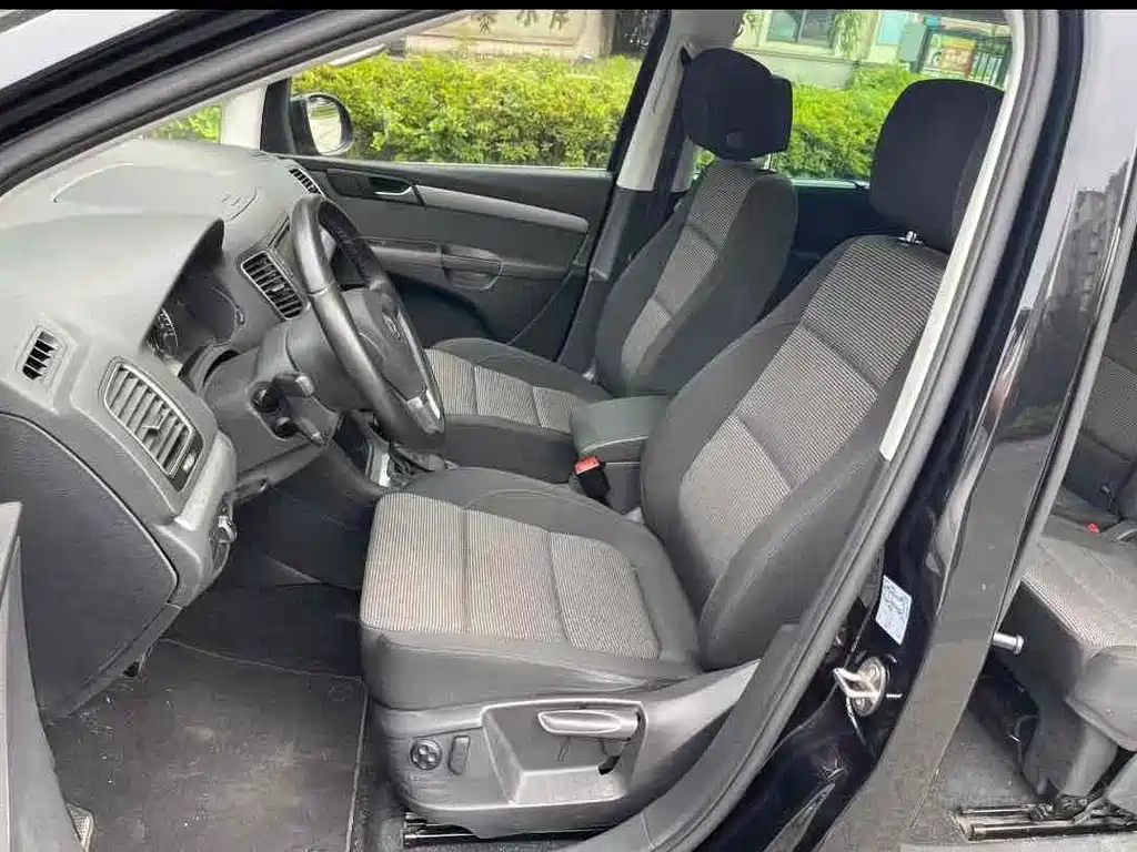 VOLKSWAGEN SHARAN 2015