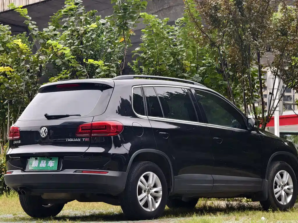 VOLKSWAGEN TIGUAN 2015