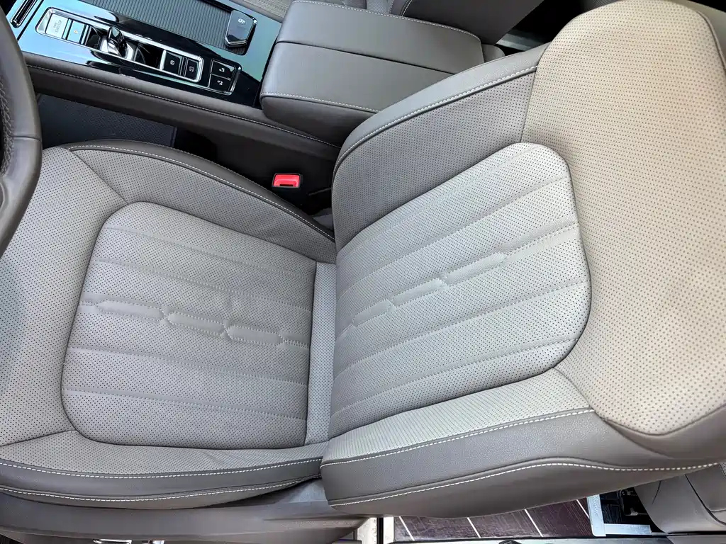 VOLKSWAGEN VILORAN 2023