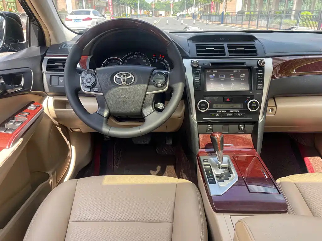 TOYOTA CAMRY 2012