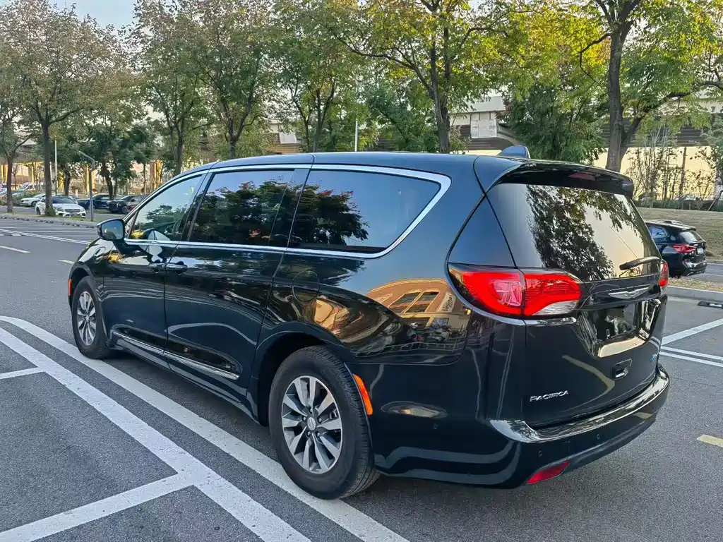 CHRYSLER BIG 捷龙PHEV IMPO 2025