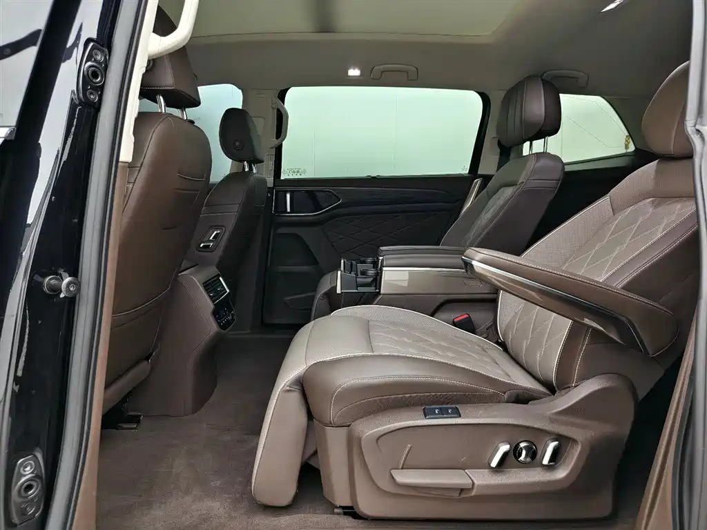 VOLKSWAGEN VILORAN 2024