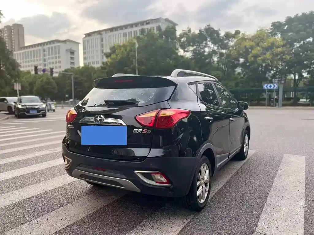 JAC REFINE S3 2015