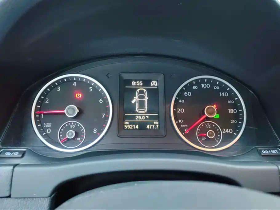 VOLKSWAGEN TIGUAN 2016