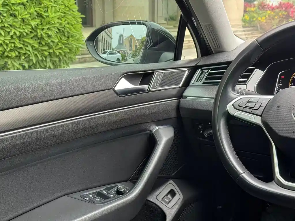 VOLKSWAGEN MAGOTAN 2021