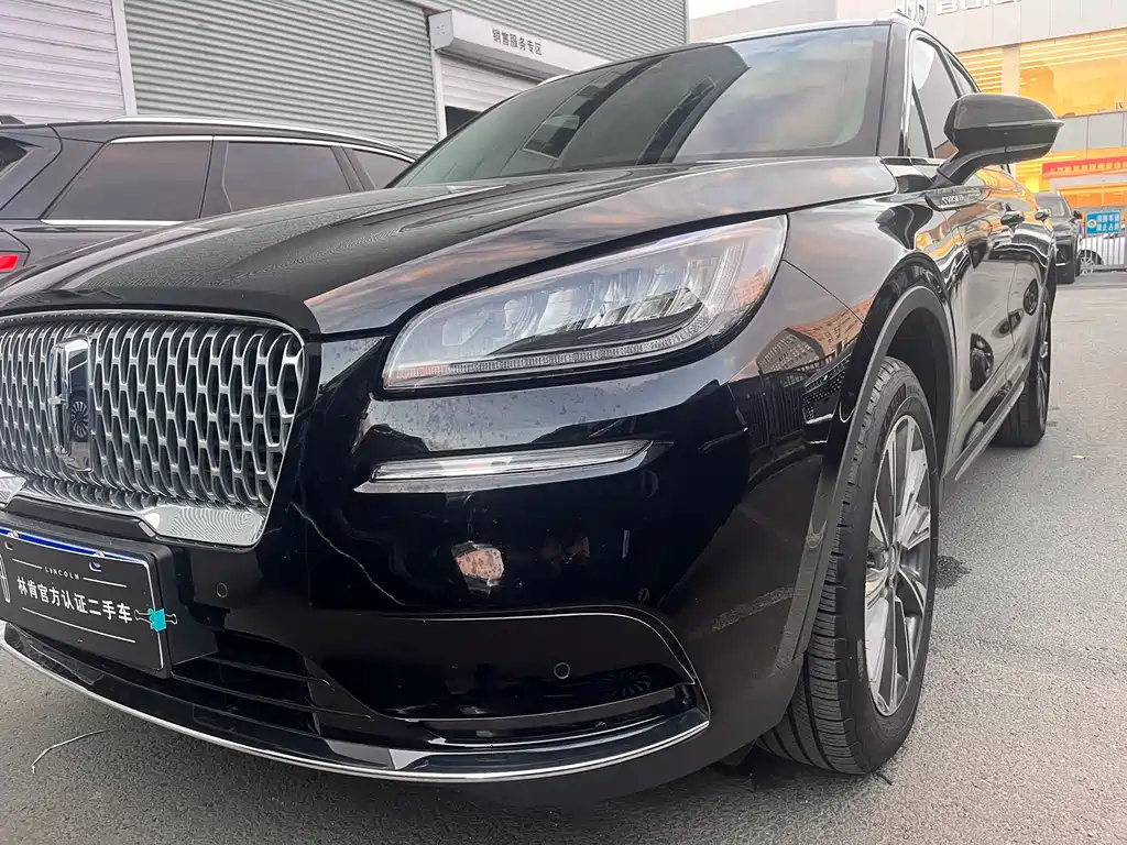 LINCOLN ADVENTURER 2022
